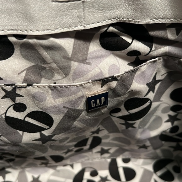 GAP Leather Purse - Picture 6 of 13